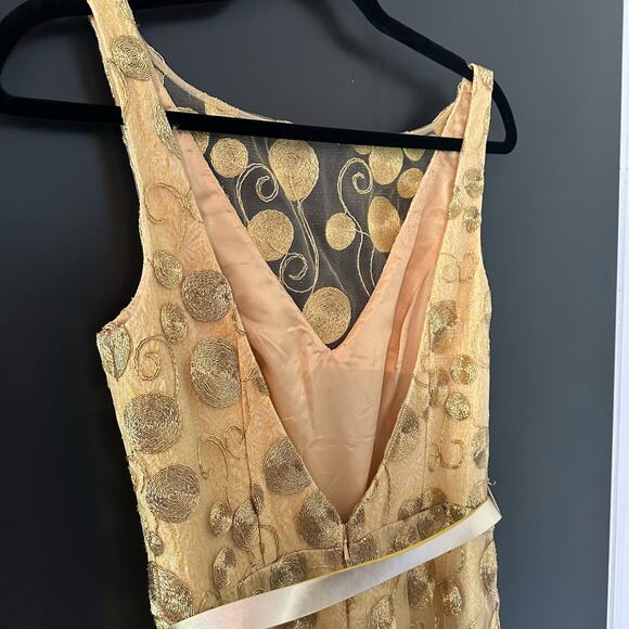 Theia Gold Geometric Circle Swirl Sleeveless Gown Dress Size 4 Holiday Formal - Picture 7 of 11